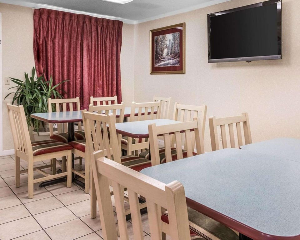 Rodeway Inn Madison Heights - Detroit Hotel in Madison Heights