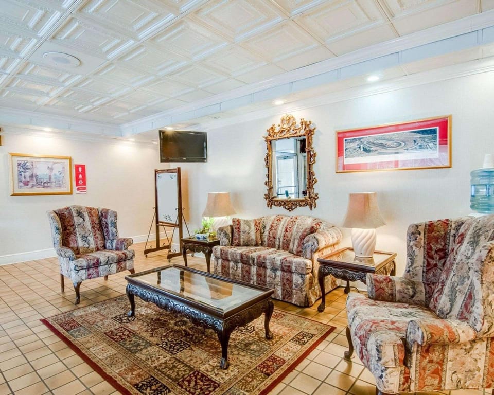 Econo Lodge Martinsville Hotel in Virginia