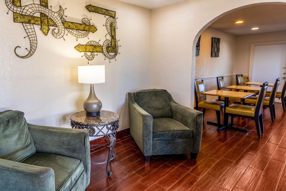 Econo Lodge Meridian South Hotel in Meridian