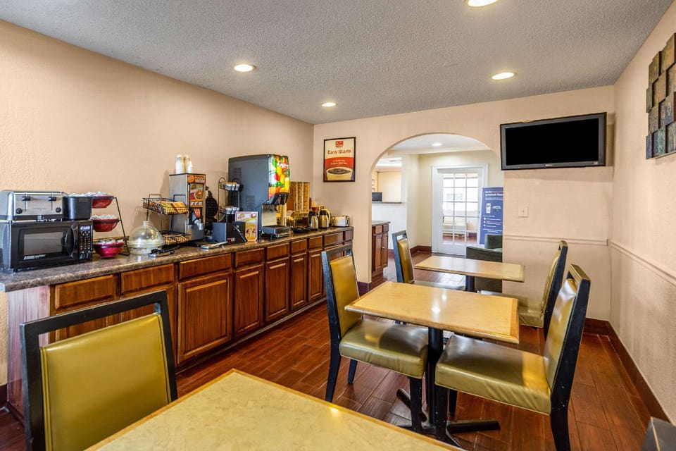 Econo Lodge Meridian South Hotel in Meridian