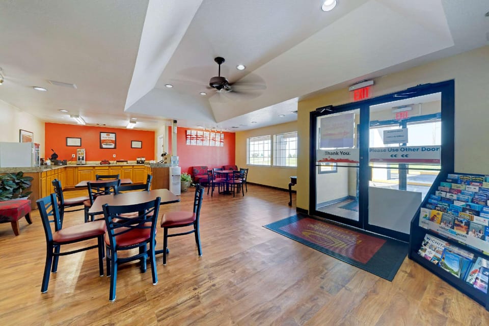 Econo Lodge Hotel in Ozark Mountains