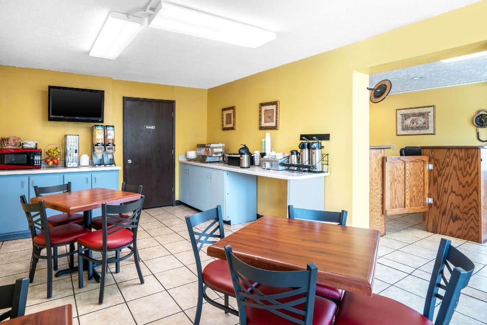 Econo Lodge near Missouri University of Science and Technology Hotel in Rolla