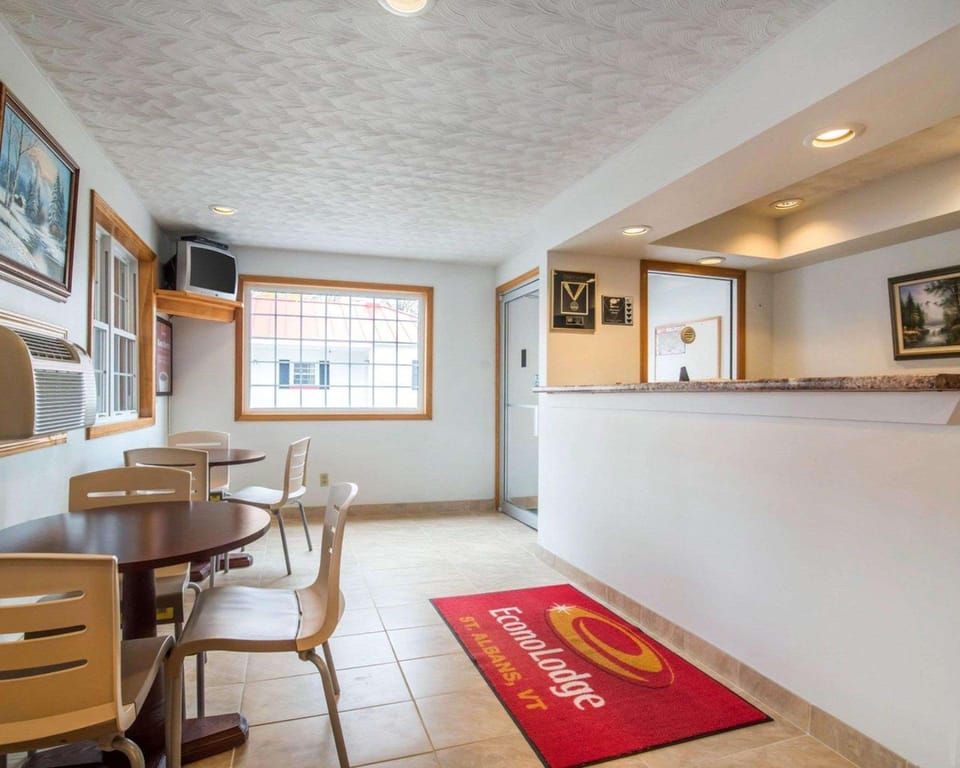 Econo Lodge Saint Albans Hotel in Saint Albans City
