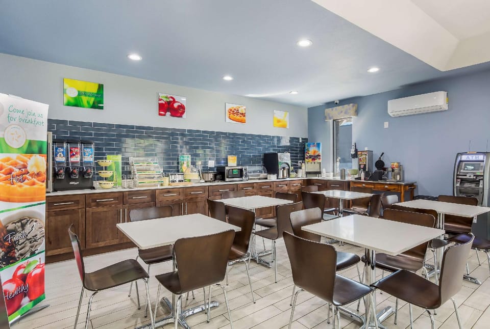 Quality Inn & Suites Suffolk West Hotel in Suffolk