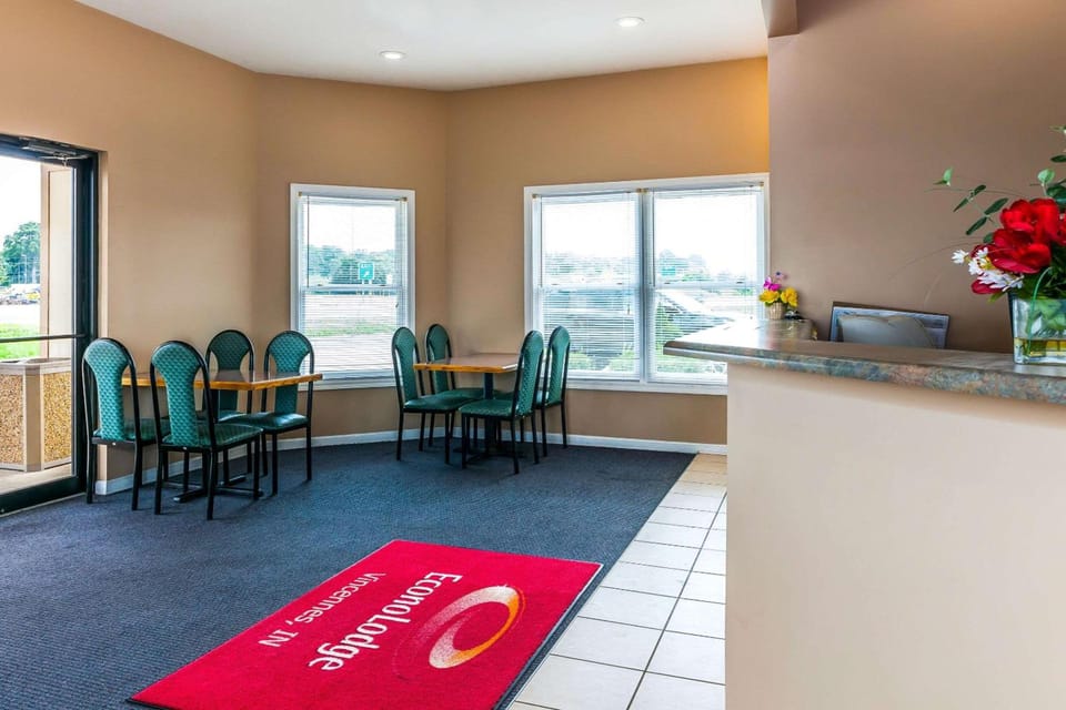 Econo Lodge Vincennes Hotel in Indiana