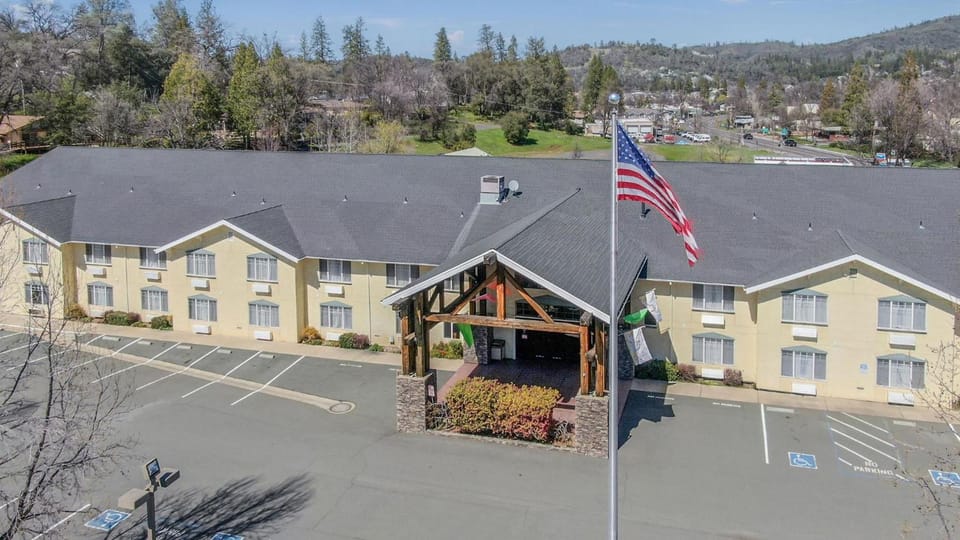 Murphys Suites Motel in Murphys