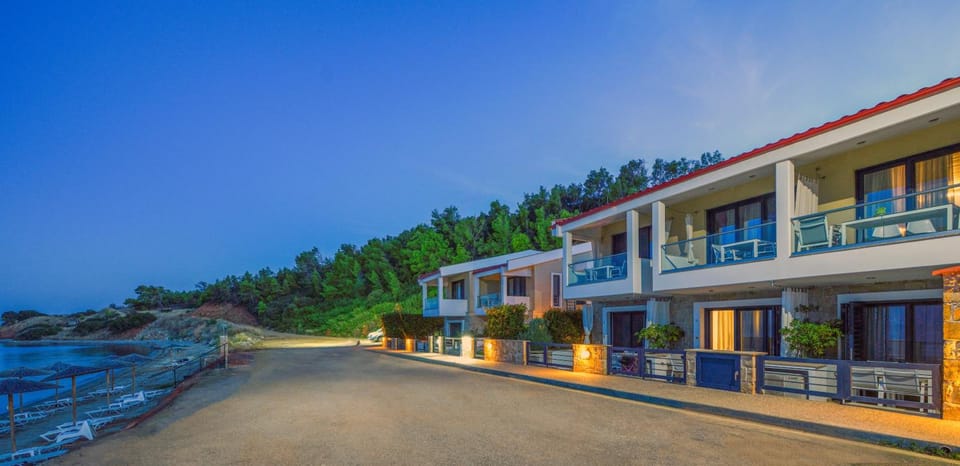 Elpiniki Luxury Apartments Hotel in Halkidiki