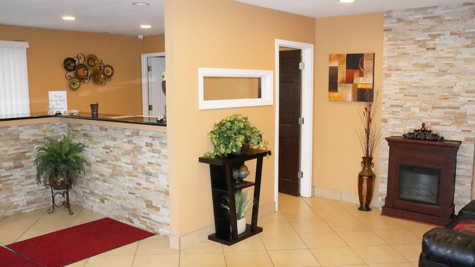 Regency Inn Pittsburg Motel in Ozark Mountains