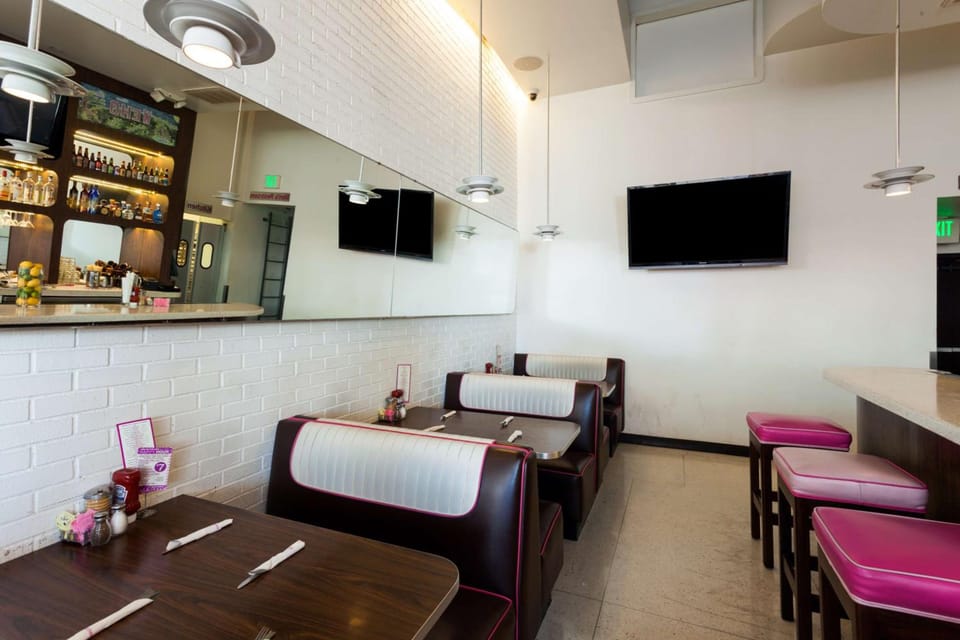 Ramada Plaza by Wyndham West Hollywood Hotel & Suites Hotel in West Hollywood