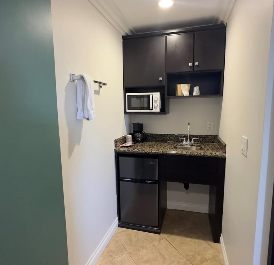 Garden Inn and Suites Glendora Motel in Glendora