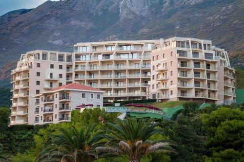 ApartHotel Belvedere Residence Becici Budva Hotel in Budva Municipality