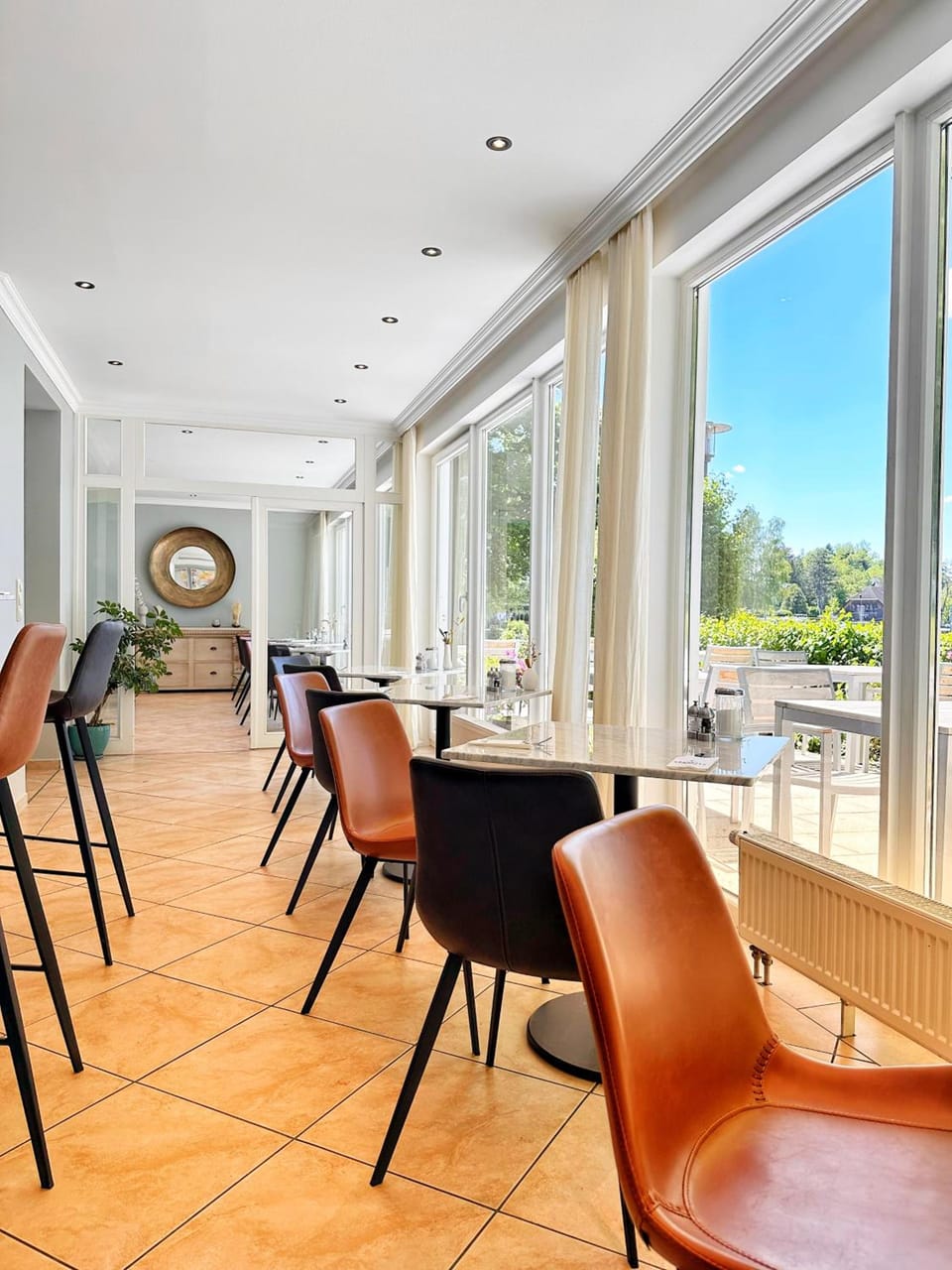 Seespitz Gastehaus Hotel in Herrsching