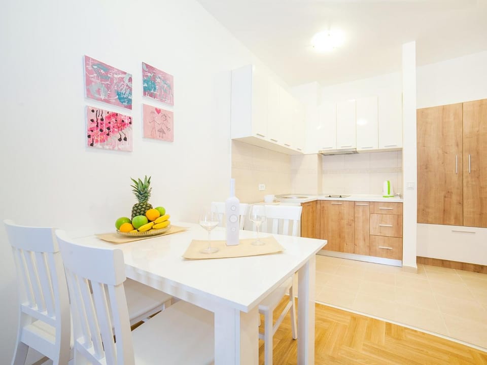 Peace 2 Apartments with parking Hotel in Budva