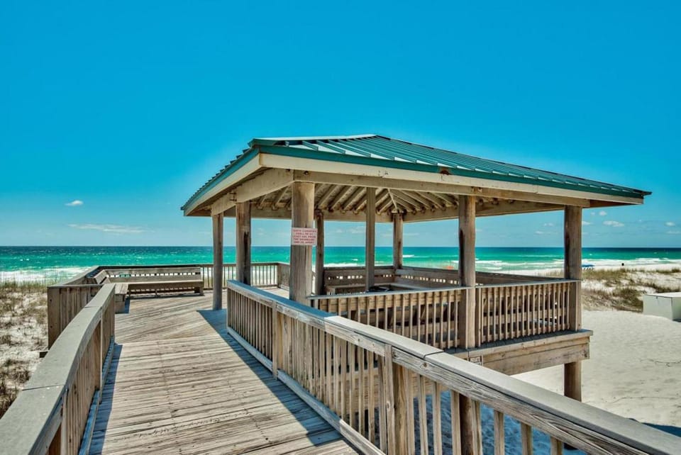 Gulf Winds East Apartment hotel in Miramar Beach
