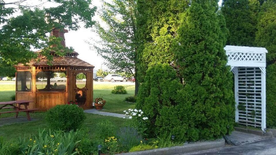 Silver Motel Hotel in Chatham-Kent