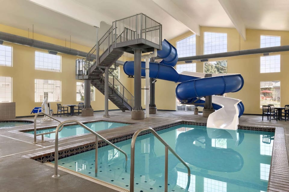 Swimming pool [kids]