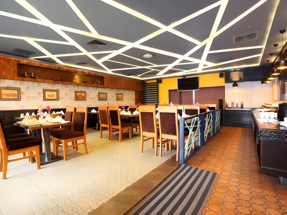 Pinnacle by Click Hotels, Lucknow Hotel in Lucknow