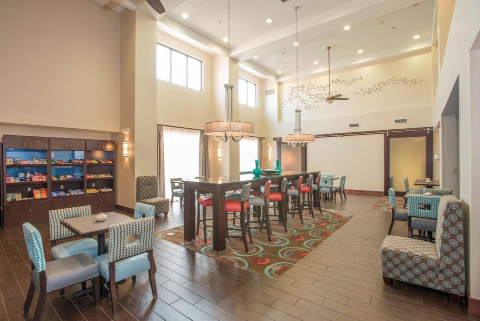 Hampton Inn & Suites Dayton-Airport Hotel in Dayton