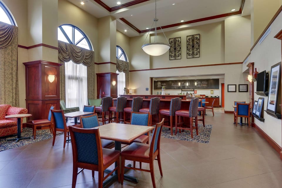 Hampton Inn & Suites Indianapolis-Airport Hotel in Indianapolis