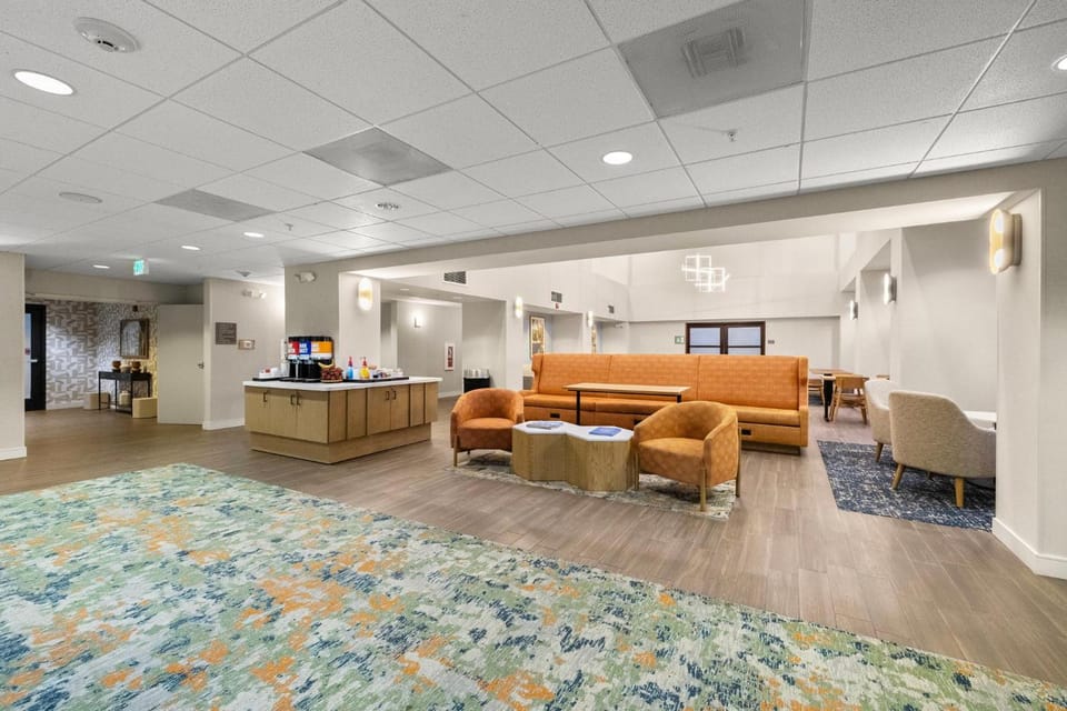 Hampton Inn & Suites Lancaster Hotel in Lancaster