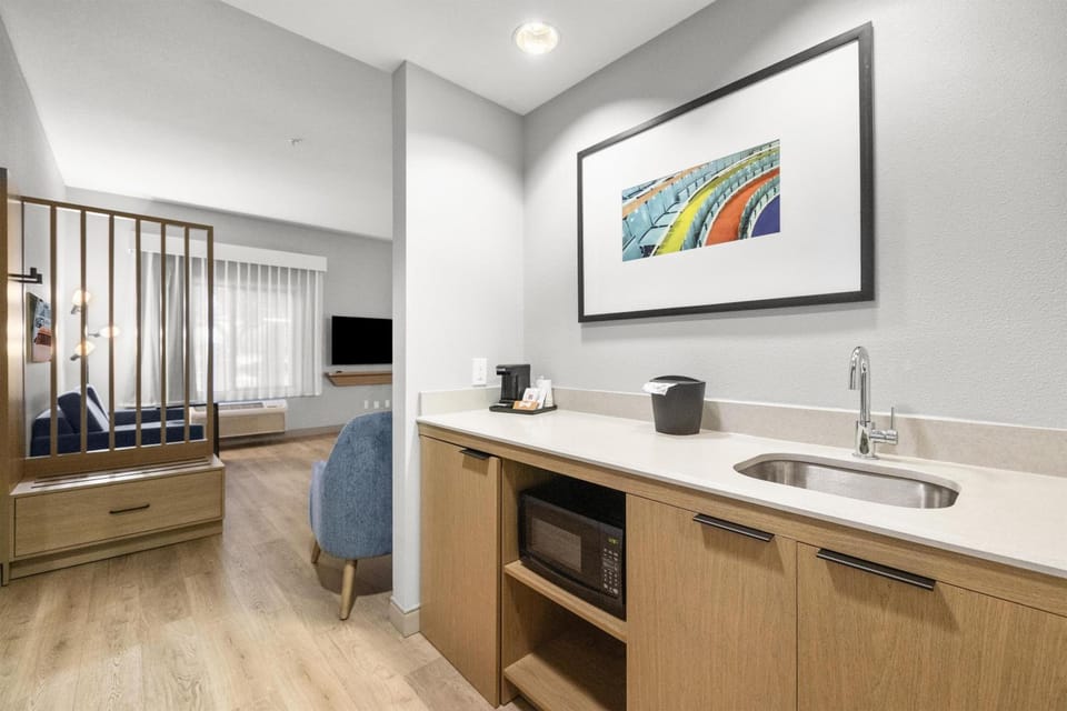 Hampton Inn & Suites Lancaster Hotel in Lancaster