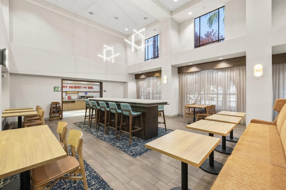 Hampton Inn & Suites Lancaster Hotel in Lancaster