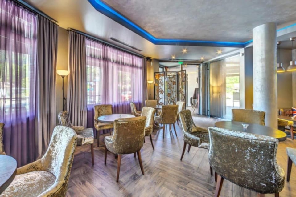 All Seasons Residence Design Hotel - Free parking Hotel in Sofia