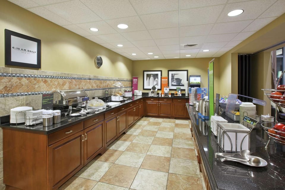 Hampton Inn & Suites Wichita-Northeast Hotel in Wichita