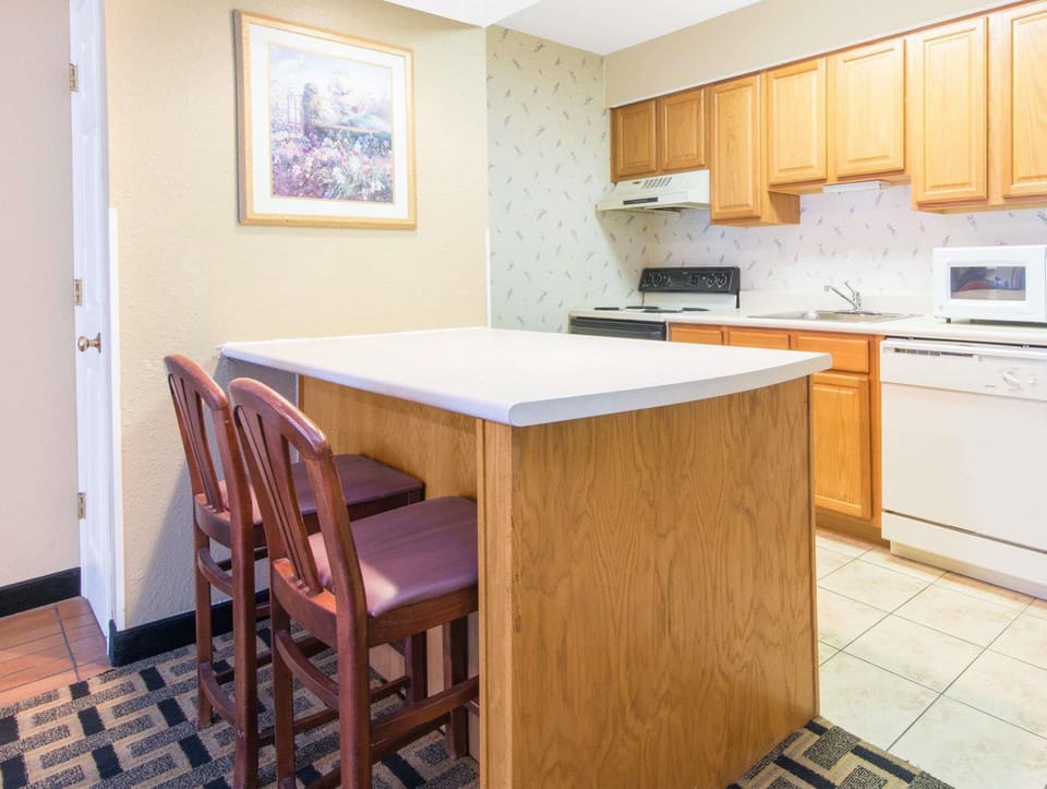Hawthorn Extended Stay by Wyndham Wichita Hotel in Wichita