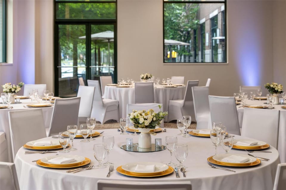 Hilton Garden Inn  Arlington Shirlington Hotel in Alexandria