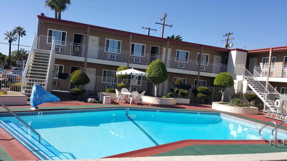 Willow Tree Lodge Motel in Fullerton