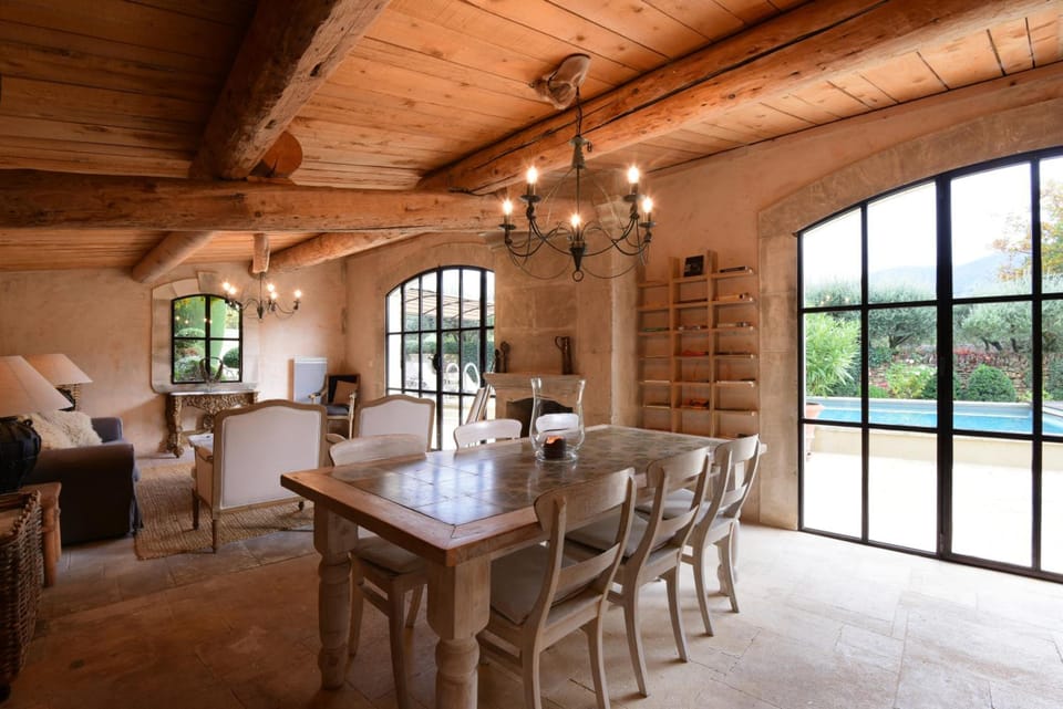 Domaine Les Roullets Hotel in Ménerbes