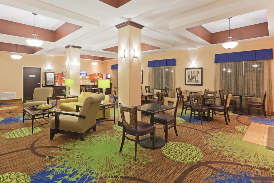Holiday Inn Express Columbia By IHG Hotel in Columbia