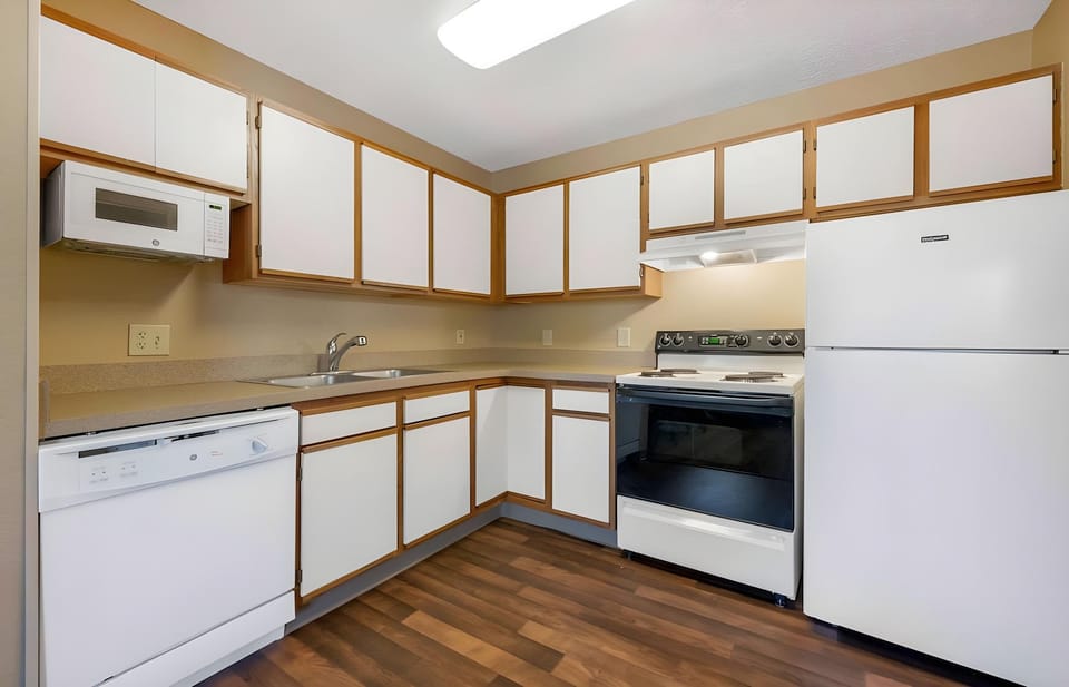 Southpoint Suites Jacksonville Hotel in Jacksonville