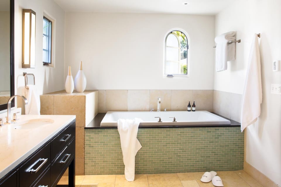 North Block Hotel Resort in Yountville