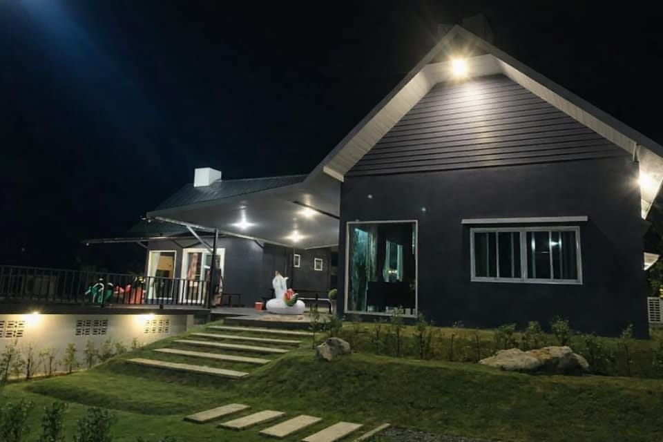 Mid-Mountain Home Resort in Laos