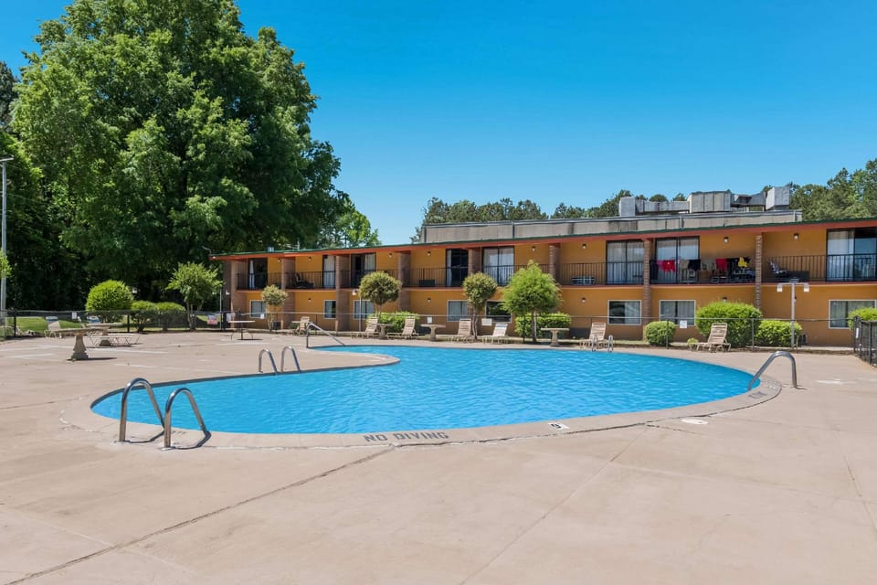Econo Lodge High Point - Archdale Hotel in High Point