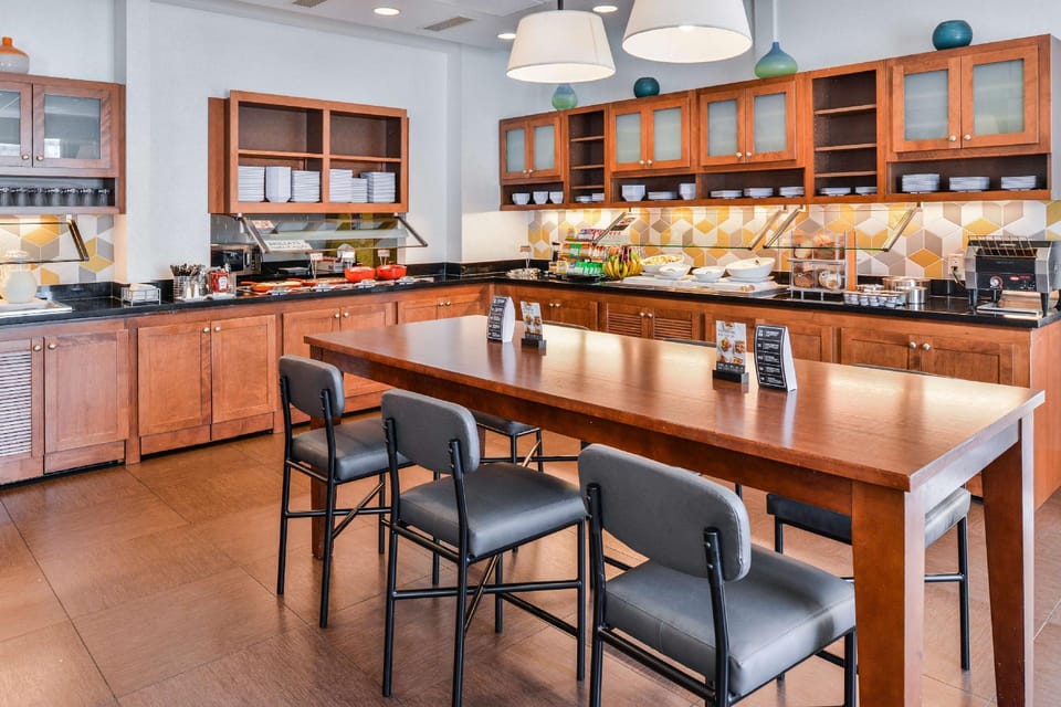 Hyatt Place Chesapeake Greenbrier Hotel in Chesapeake