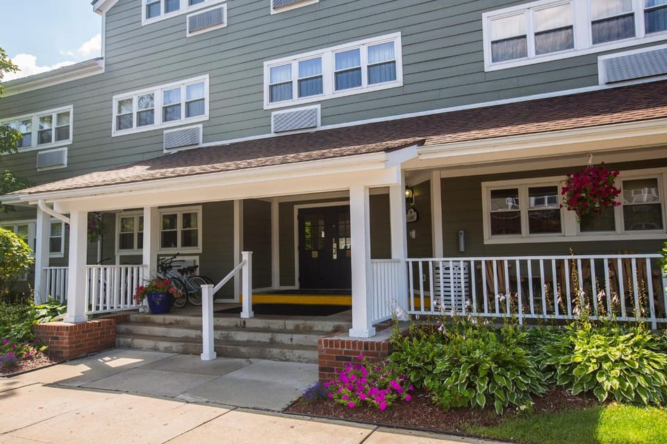 Ivy Court Inn and Suites Hotel in South Bend