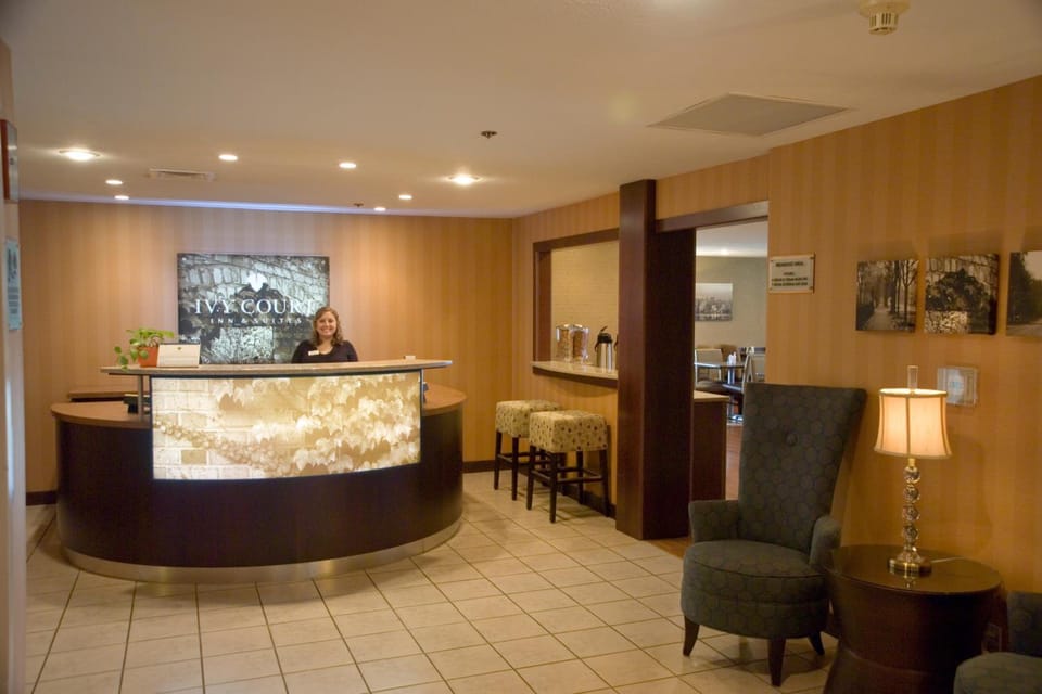Ivy Court Inn and Suites Hotel in South Bend