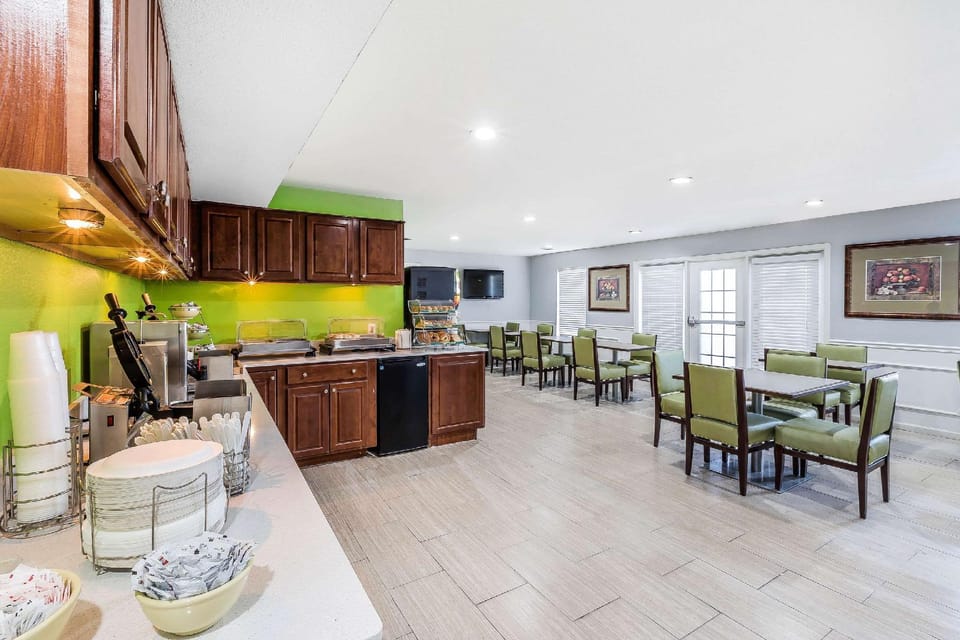 Quality Inn Gallatin-Nashville Metro Hotel in Gallatin
