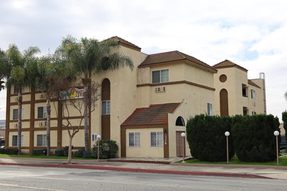 Lambert Inn Motel in Santa Fe Springs