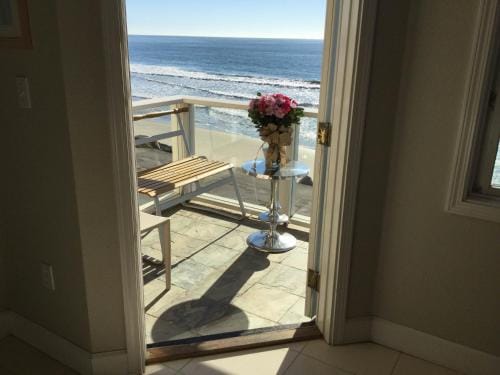 The Oceanfront Stay on MiramarBeach HMB Hotel in El Granada
