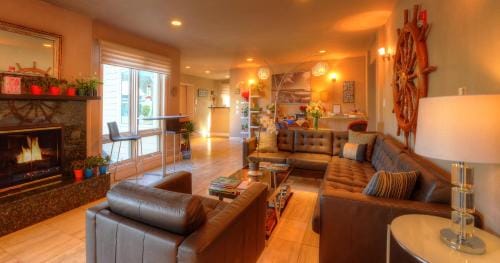 The Oceanfront Stay on MiramarBeach HMB Hotel in El Granada