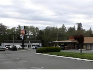 Lark Motel Willits Motel in Willits