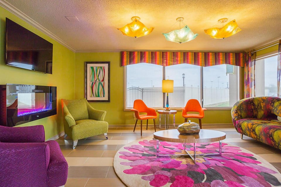 Clarion Inn & Suites Evansville Eastland Area Hotel in Evansville