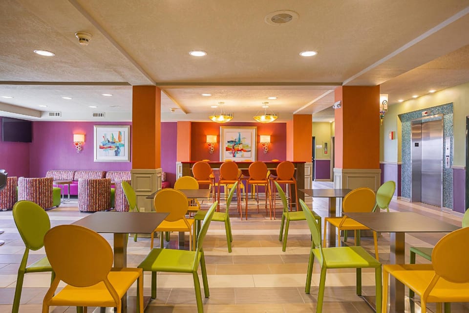 Clarion Inn & Suites Evansville Eastland Area Hotel in Evansville