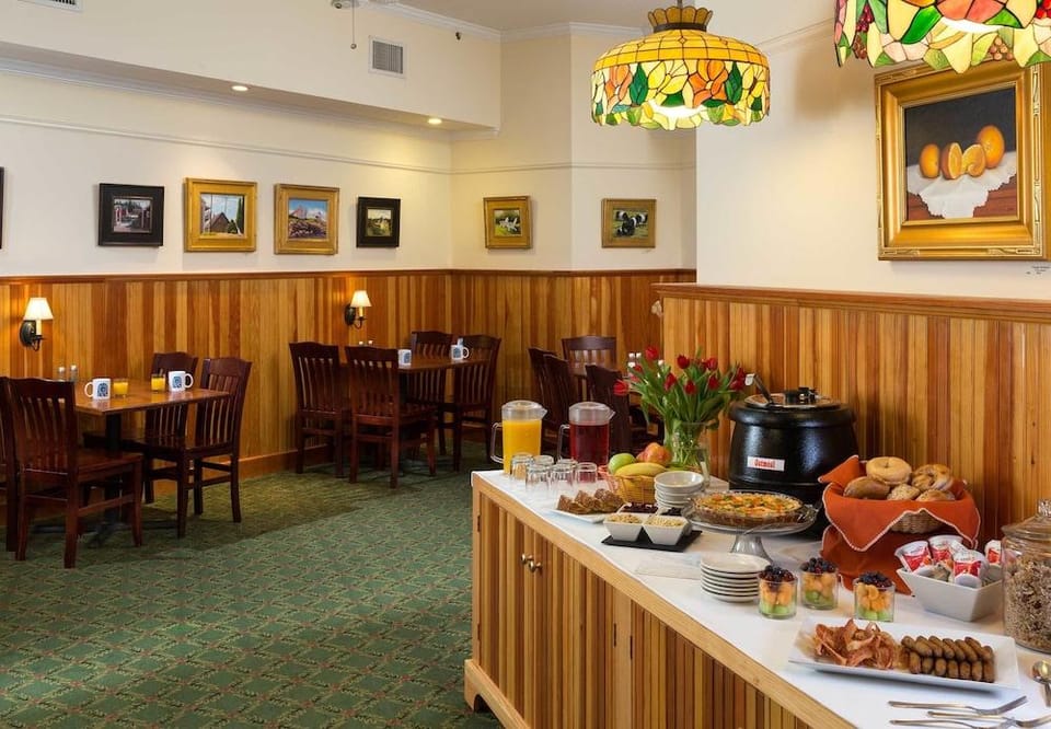Lord Camden Inn Hotel in Camden