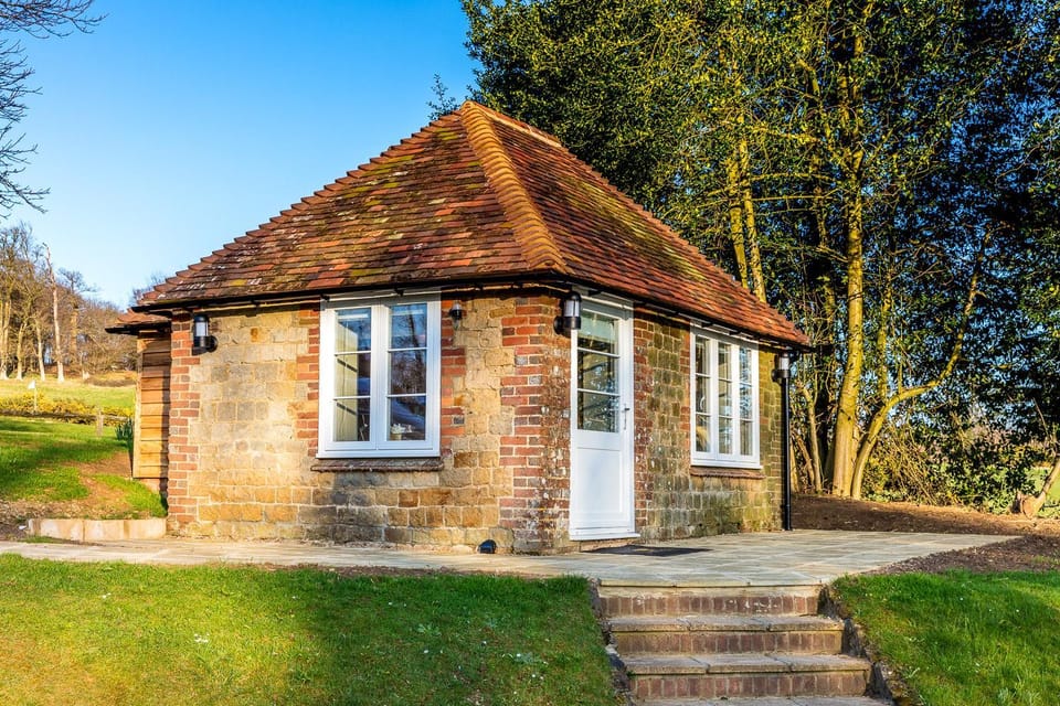 Cowdray Lodge B&B rooms Hotel in Chichester District