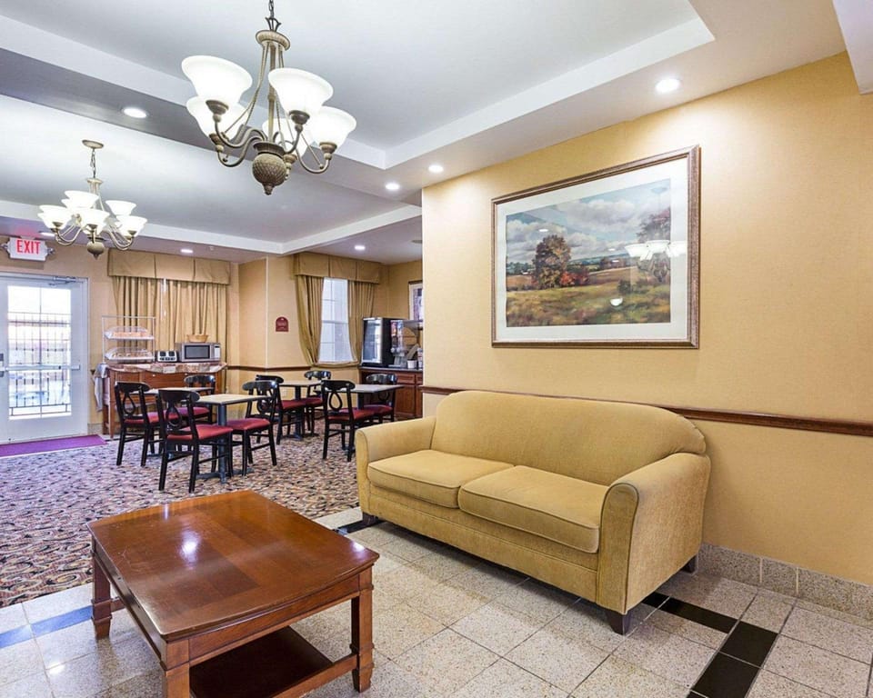 MainStay Suites Port Arthur - Beaumont South Hotel in Port Arthur